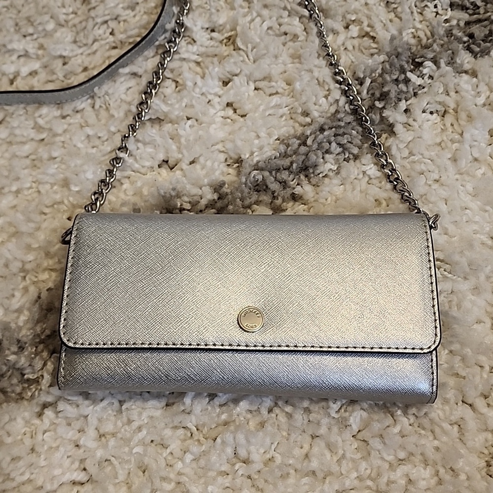 Michael Kors wallet with shoulder strap - Picture 2 of 11